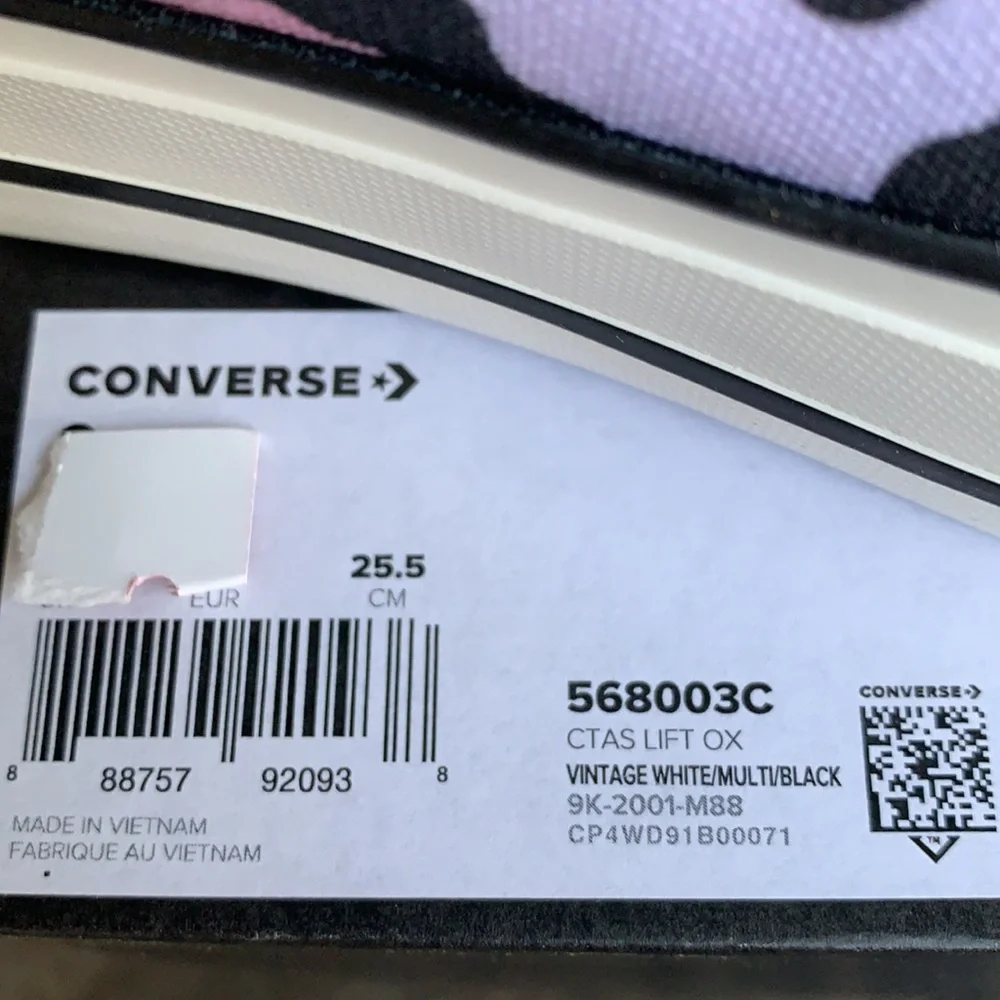 Converse Leopard Print platform sneakers- NWOB - Picture 14 of 14